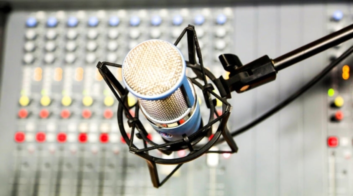 medios de comunicación Son 88 medios de comunicación los que se van a contratar, por lo que se vio la necesidad de contratar un operador