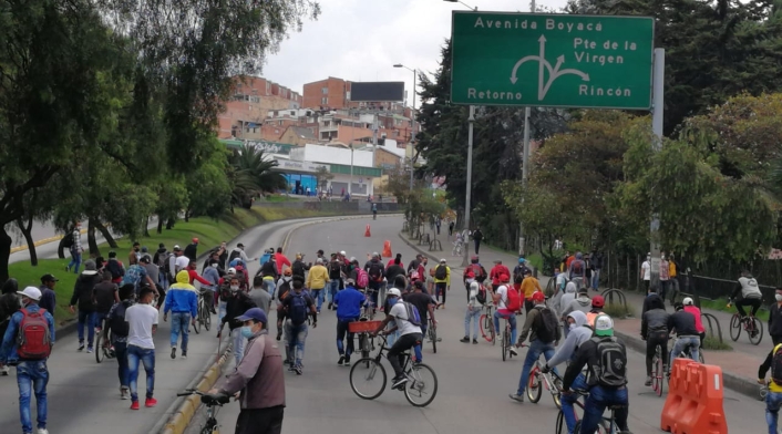 Se tomaron la Avenida Suba en medio de las protestas.