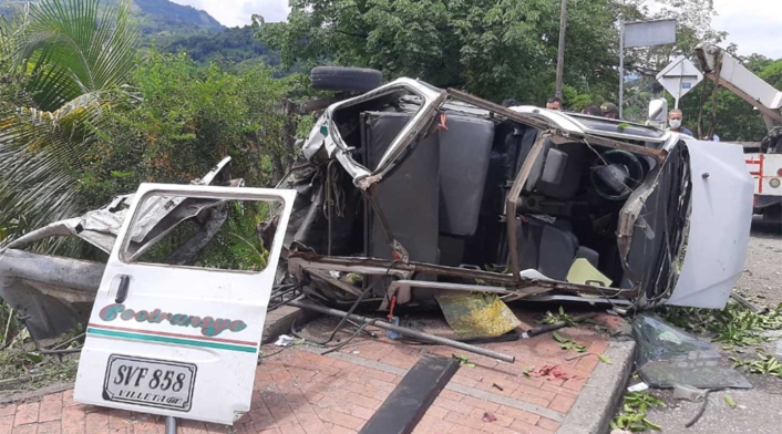 Impactantes imágenes de aparatoso accidente en Villeta (Cundinamarca)