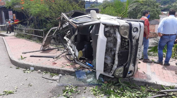 Impactantes imágenes de aparatoso accidente en Villeta (Cundinamarca)