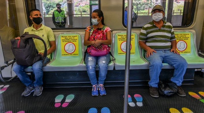 Coronavirus en Colombia / Distanciamiento metro de Medellín