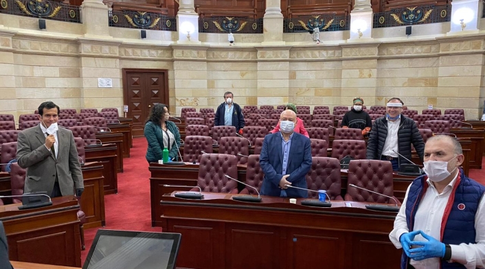 Sesión de la Comisión de Paz, Congreso semipresencial