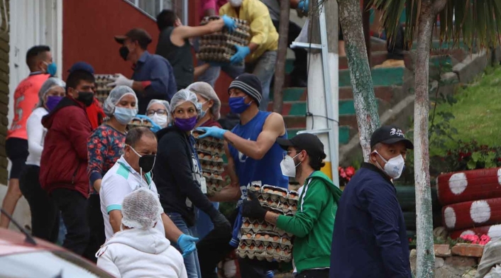 Cientos de personas claman por ayudas porque no tienen para comer
