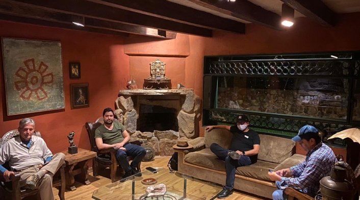 El hecho se presentó cuando se trasladaban hacia la Mesa de los Santos con más de 8 personas en un mismo vehículo.