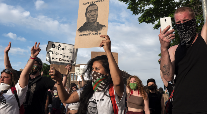 Protestas por muerte de afroamericano a manos de policía en EE.UU.