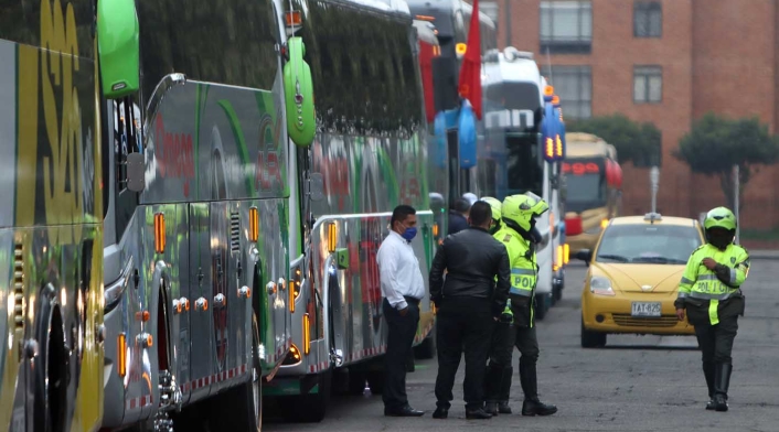 Protesta de buses intermunicipales por cuarentena en Colombia / Coronavirus en Colombia