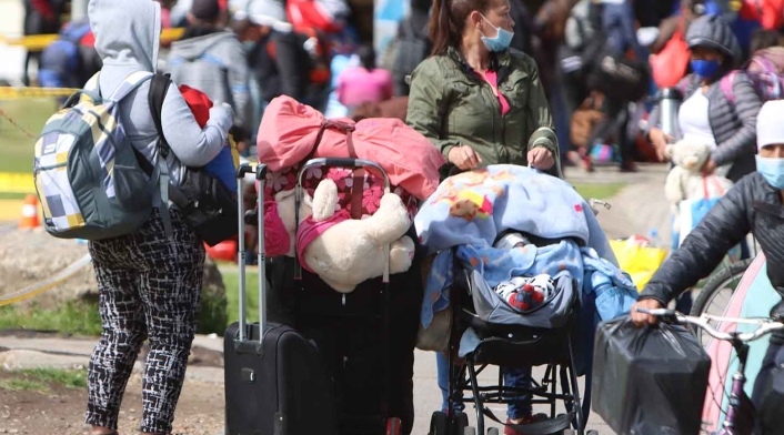 Venezolanos varados en Bogotá que piden regresar a su país.