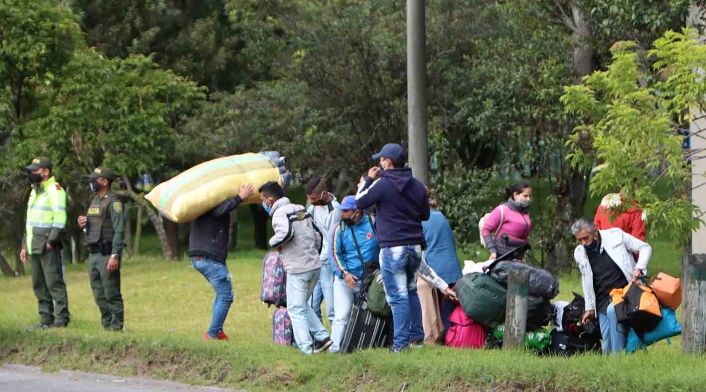 Venezolanos varados en Bogotá que piden regresar a su país.