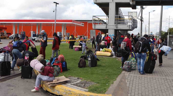 Venezolanos varados en Bogotá que piden regresar a su país.