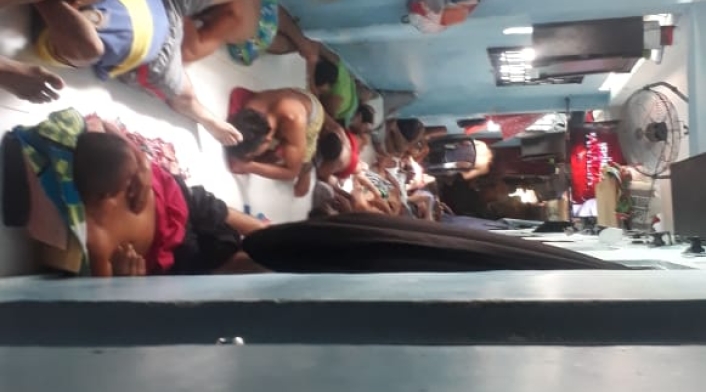 Los internos del pasillo 3 denunciaron la manera como estaban durmiendo