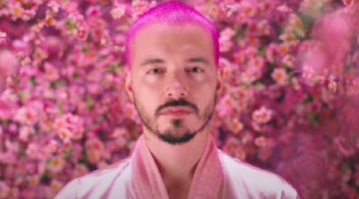 J Balvin Rosa