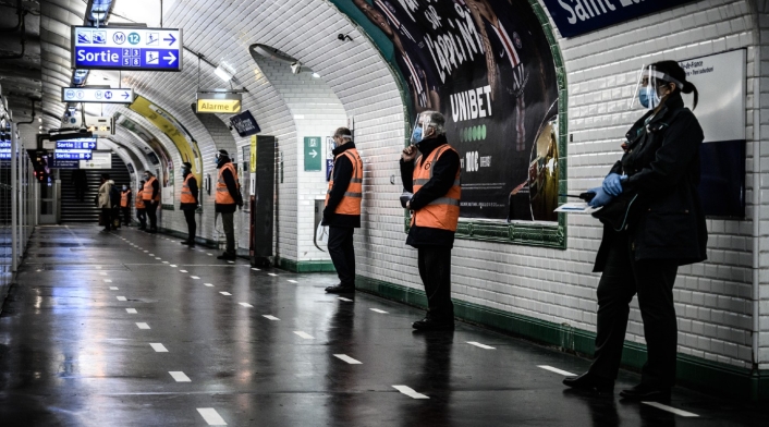 Coronavirus en Francia / metro de París