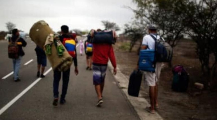 Venezolanos tratan de retornar a su país