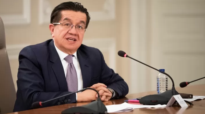 Fernando Ruíz, ministro de Salud