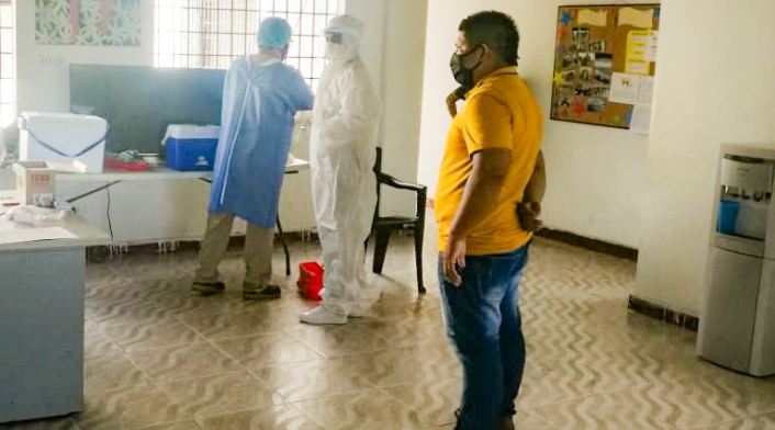 Pruebas preventivas de COVID-19 entre jóvenes del ICBF en Leticia, Amazonas