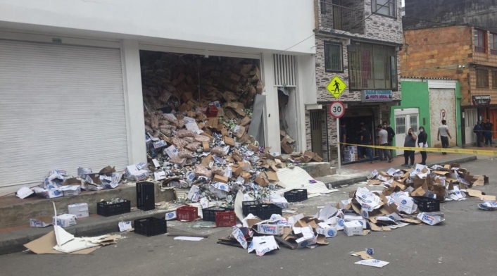 Desplome de piso de supermercado en Ciudad Bolívar Desplome de piso de supermercado en Ciudad Bolívar