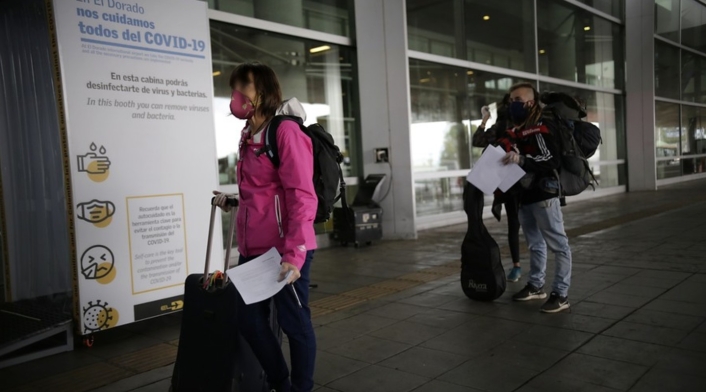 Cuarentena en Colombia / aeropuerto El Dorado / Vuelos humanitarios a Colombia