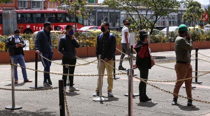 Pico y cédula, Bogotá