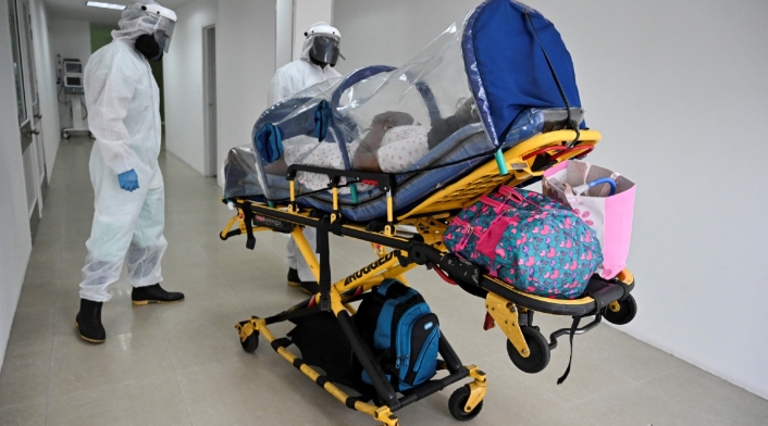 Traslado de pacientes contagiados de coronavirus en Colombia.