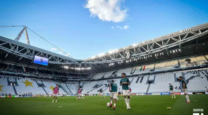 Juventus entrenó en su estadio