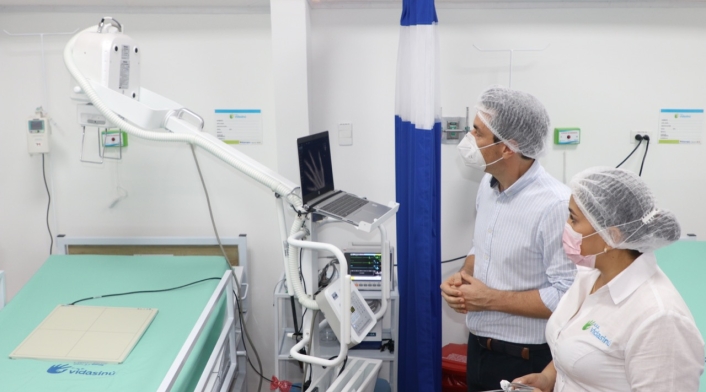 El hospital cuenta con tecnología avanzada.