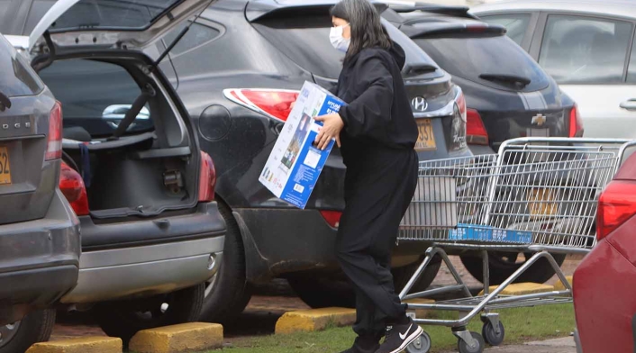 Día sin IVA: largas filas en establecimientos Día sin IVA: largas filas en establecimientos