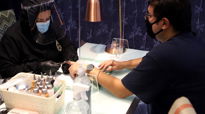 Salones de belleza y peluquerías reabren sus puertas, luego de tres meses de cuarentena.