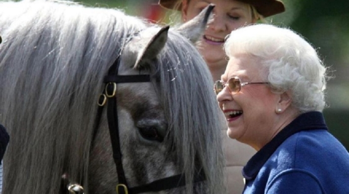 Reina Isabel II