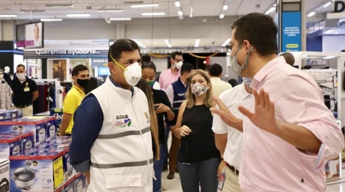Jorge Iván Ospina en el Día sin IVA