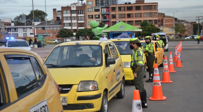 Desinfección de taxis en Bogotá / Coronavirus en Bogotá