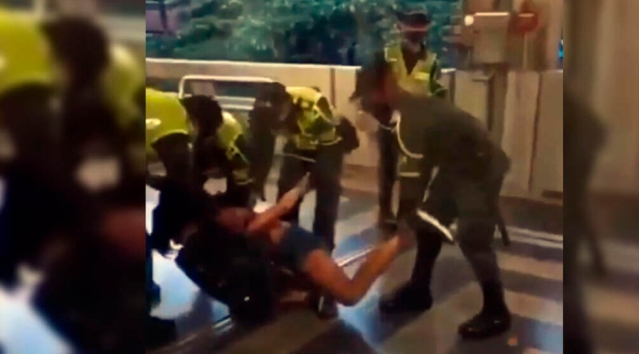 Mujer trans agredida en Metro de Medellín Mujer trans agredida en Metro de Medellín
