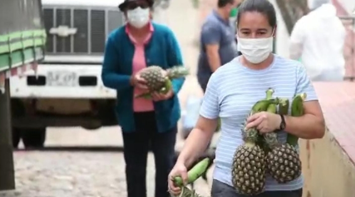 Hacen truque de reciclaje por frutas