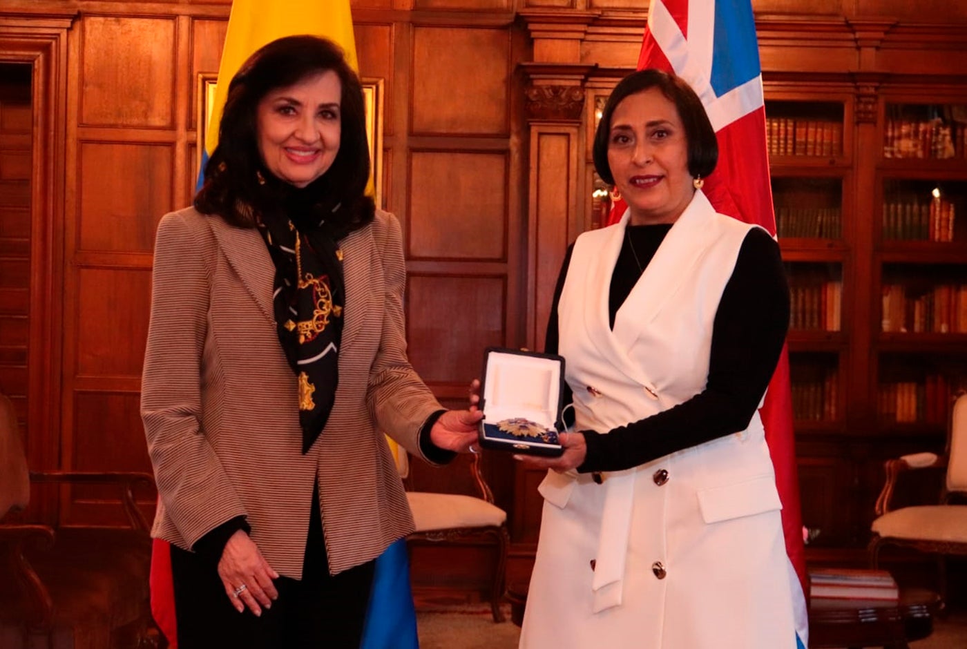 Canciller Claudia Blum y Soraya Colmenares
