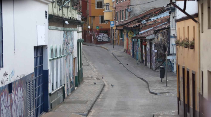 La soledad del céntrico sector de Bogotá, en medio de la cuarentena estricta por la pandemia.