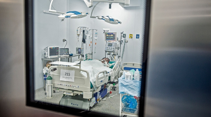Pacientes contagiados de coronavirus en UCI