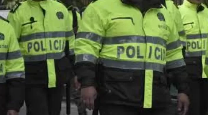 El uniformado fue capturado por sus compañeros de la estación de Policía.