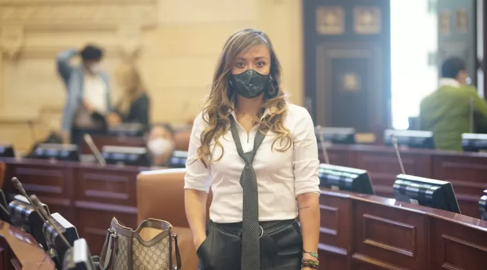 Katherine Miranda, congresista de oposición, acudió a sesión pese a medida cuarentena. Katherine Miranda, congresista de oposición, acudió a sesión pese a medida cuarentena.