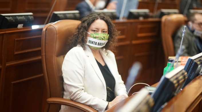 Angélica Lozano, congresista de oposición, acudió a sesión pese a medida cuarentena. Angélica Lozano, congresista de oposición, acudió a sesión pese a medida cuarentena.