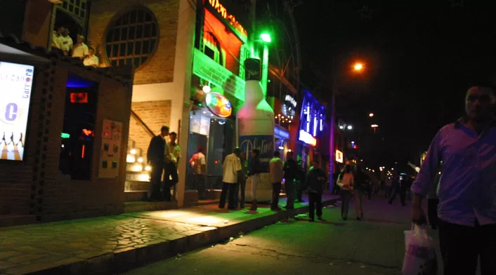 Bares - Discotecas Bares - Discotecas