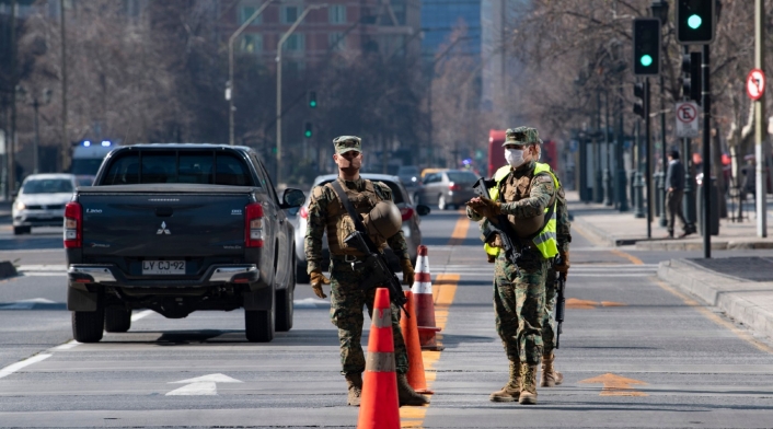 Militares prestan vigilancia en Chile en medio de pandemia