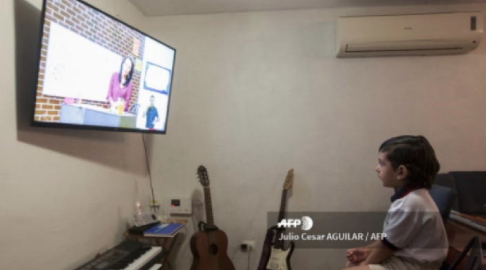Clases por televisión en pandemia en México
