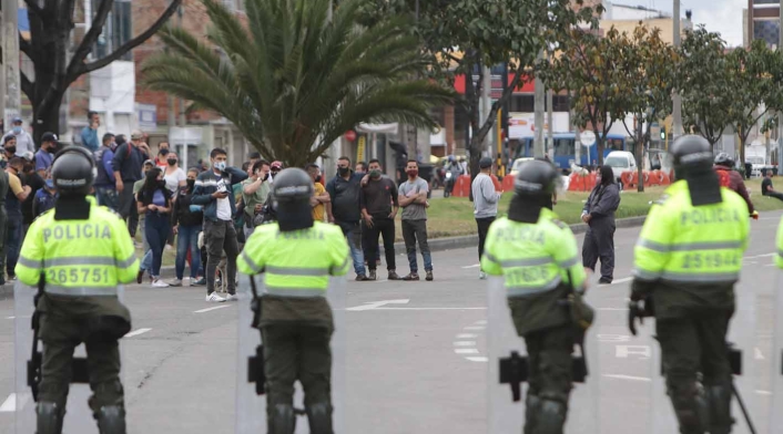 Comerciantes bloquean Avenida Primero de Mayo / Protestas por cuarentena sectorizada