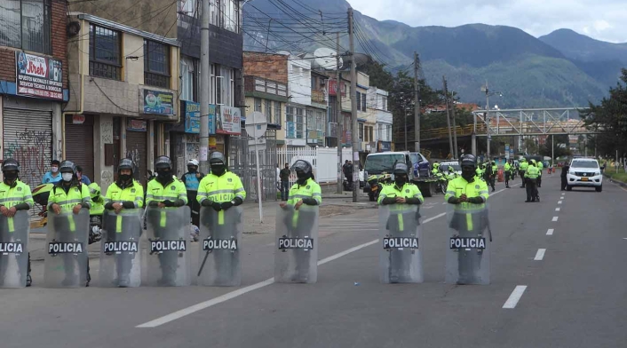Comerciantes bloquean Avenida Primero de Mayo / Protestas por cuarentena sectorizada