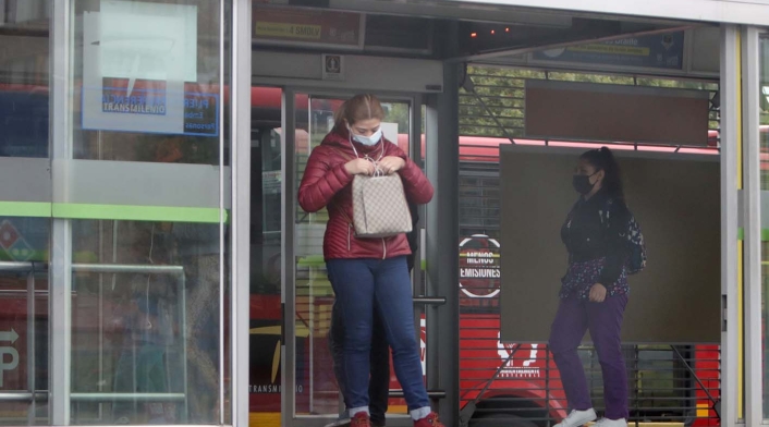 Transporte público en tiempos de coronavirus Nueva normalidad en Transmilenio / Transporte público en tiempos de coronavirus