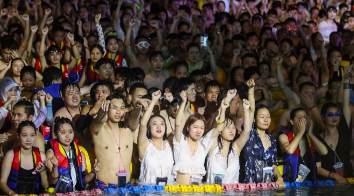 Polémica macrofiesta tecno en Wuhan, donde empezó la pandemia