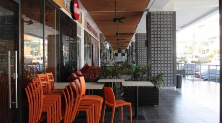 Los restaurantes esperan atender en espacios al aire libre.