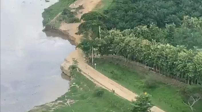 La vía se destruyó por la erosión, dejando incomunicados a los municipios del sur del departamento