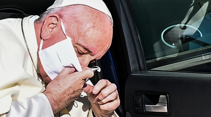 Papa Francisco con tapabocas