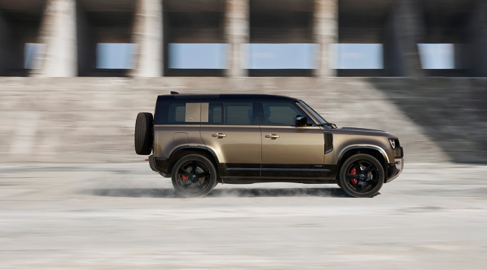 El modelo que simboliza 70 años de tradición, volvió para cautivar a sus conductores aventureros y así prometer una experiencia premium.