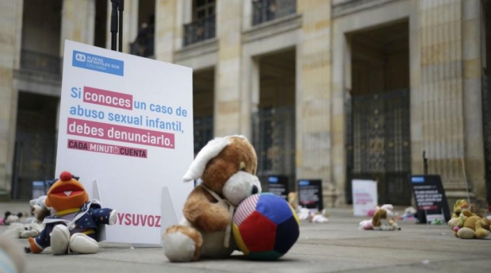 La Corte Constitucional define sanciones para violadores de niños